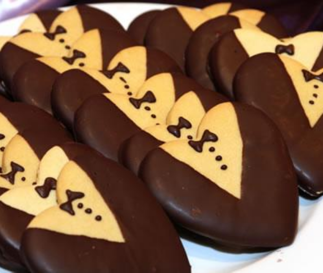 Tuxedo cookies